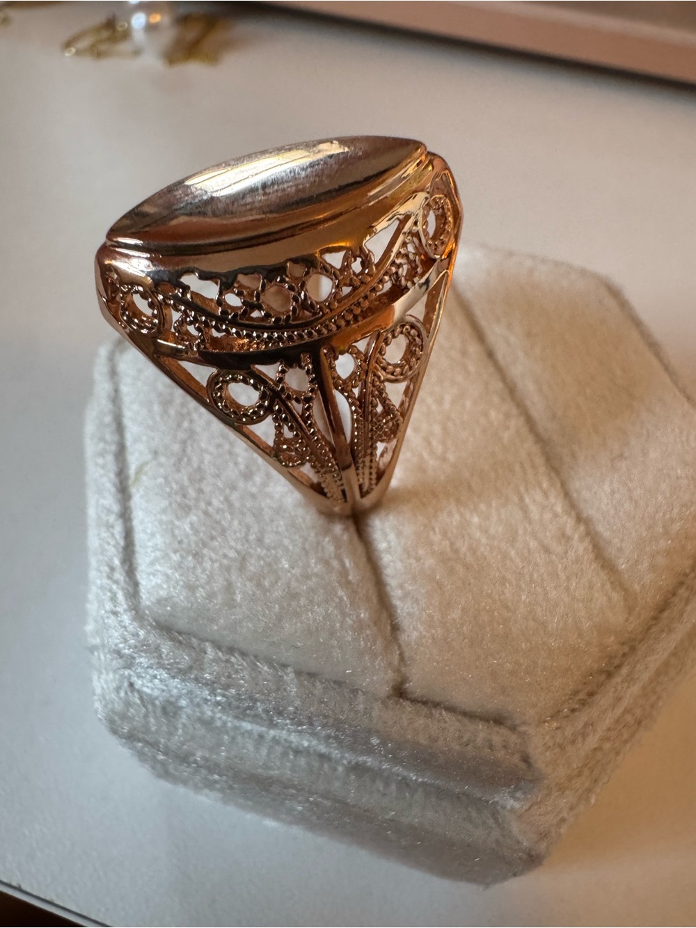 14K 585 Rolled Rose Gold Ring Size 9